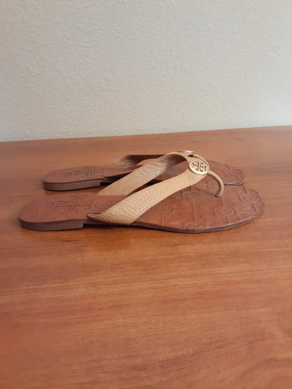 Tory Burch Leather Flip Flop Shoes